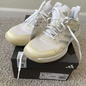 NEW adidas Women's Defiant Speed Shoes 7.5
